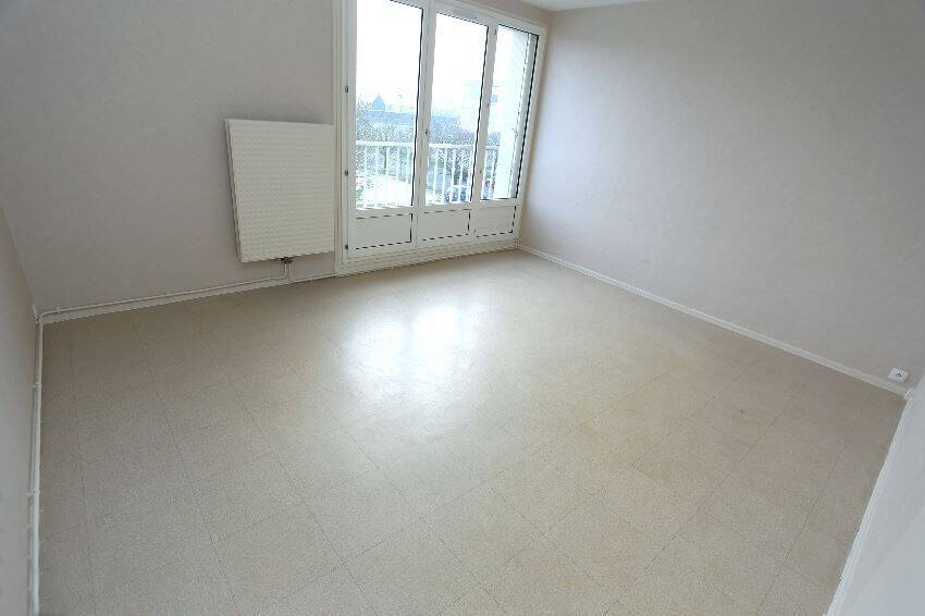 Appartement 3 pièces 65 m² · à Issoudun · 65 m² · 548 €