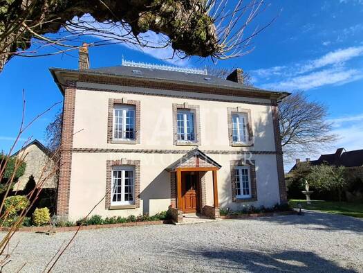 Maison à vendre 265 000 € 6 pièces 4 chambres 135 m² 1 978 m² de terrain Sées 61500