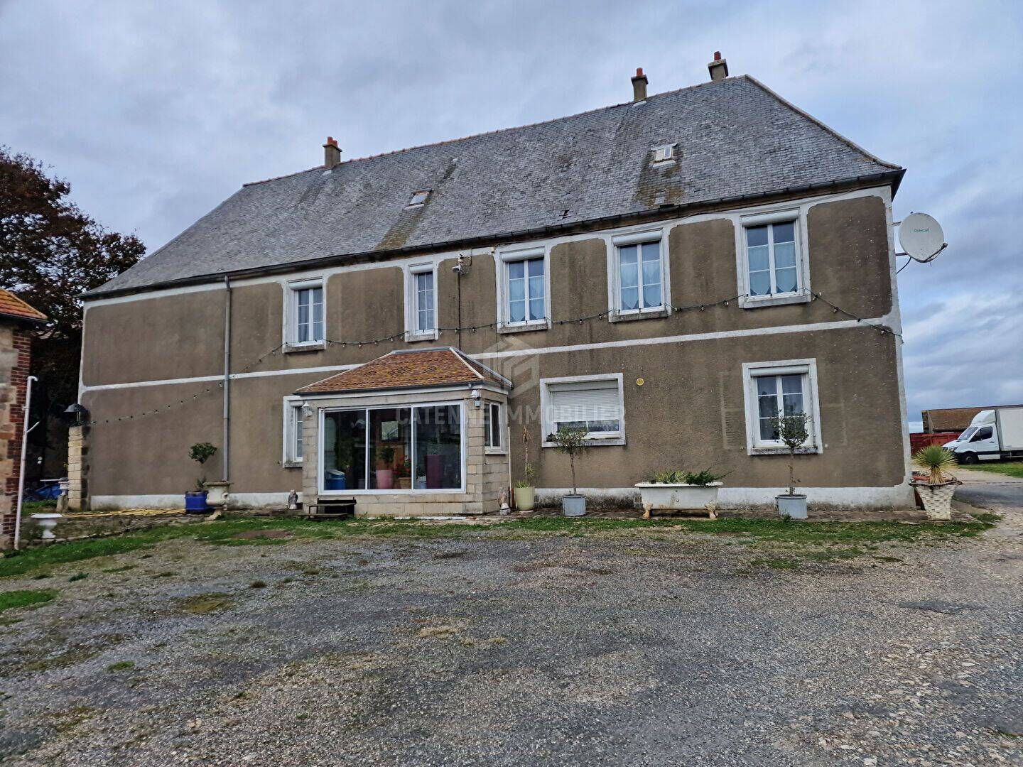 Maison 8 pièces 261 m² · à Crépy-en-Valois · 261 m² · 520 000 €