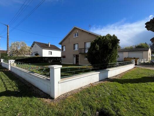 Villa à vendre 212 000 € 6 pièces 3 chambres 100 m² 912 m² de terrain Louhans 71500