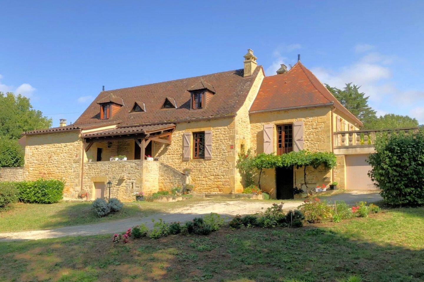 Maison 8 pièces 220 m² · à Gourdon · 220 m² · 450 000 €