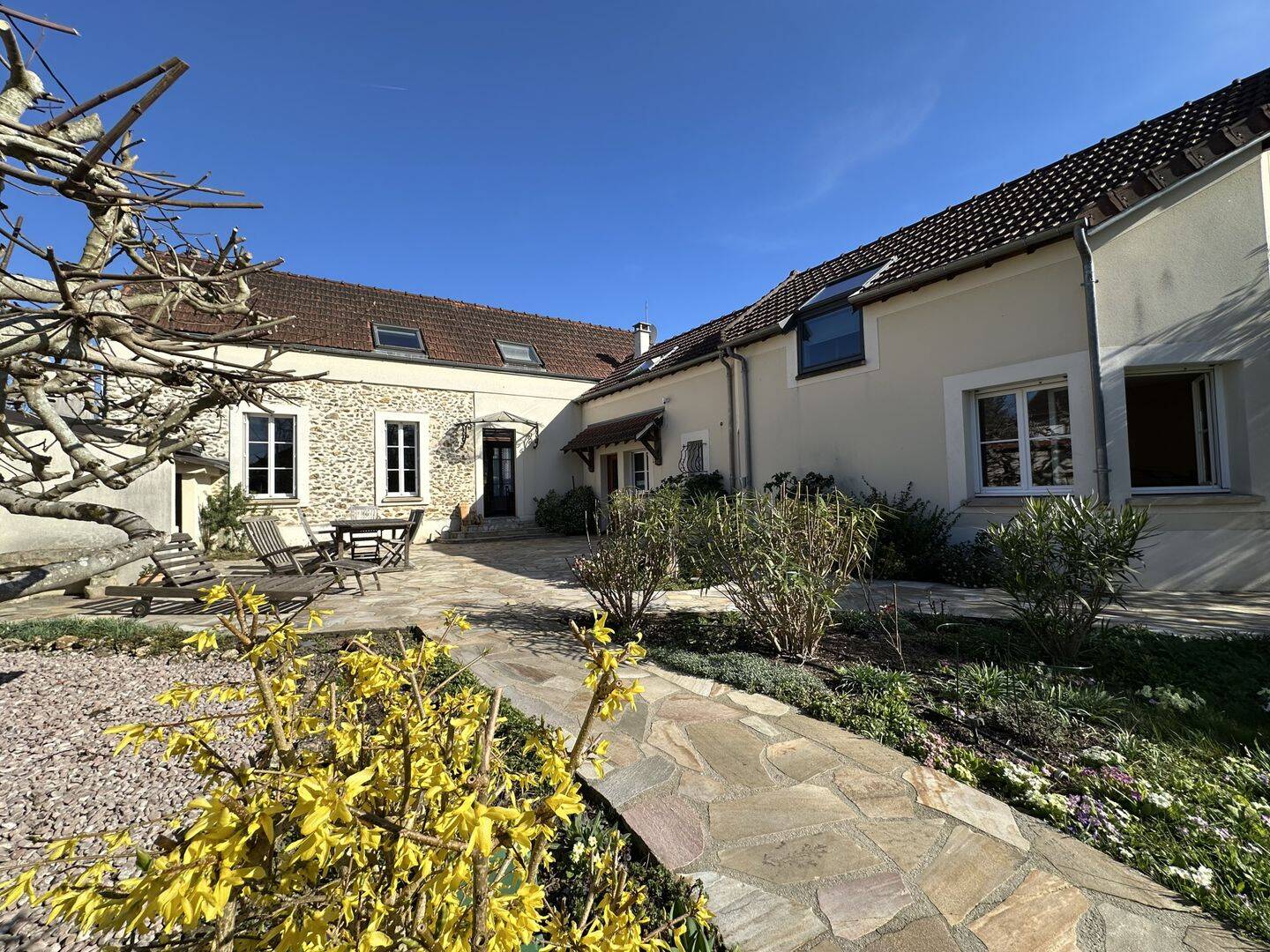 Maison 7 pièces 192 m² · à Vaux-le-Pénil · 192 m² · 460 000 €