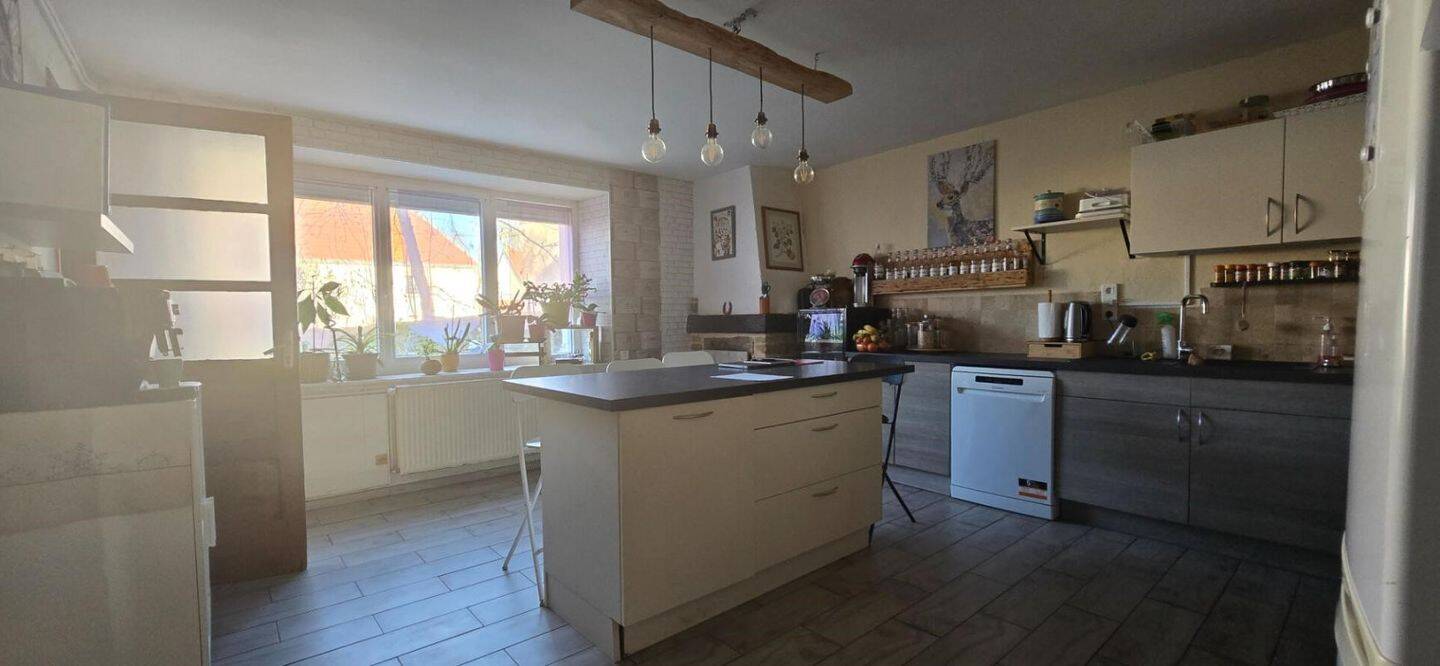 Maison 5 pièces 146 m² · à Frasne-le-Château · 146 m² · 145 000 €