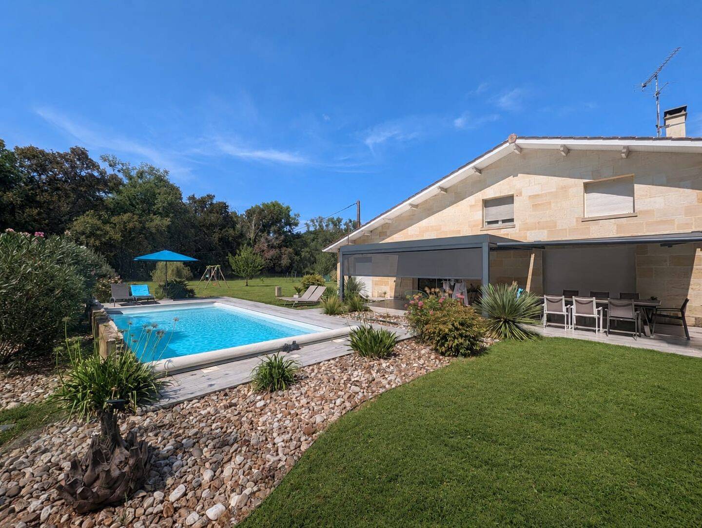Maison 8 pièces 225 m² · à Vayres · 225 m² · 480 000 €