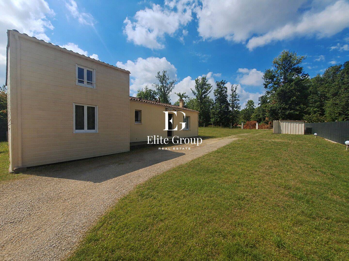 A vendre maison de 107 m² 5 pièces à Chazelles