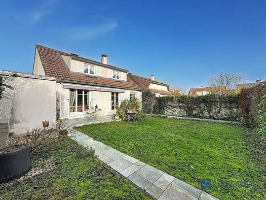 Maison à vendre 284 900 € 6 pièces 4 chambres 130 m² 350 m² de terrain Sud Arpajon 91290