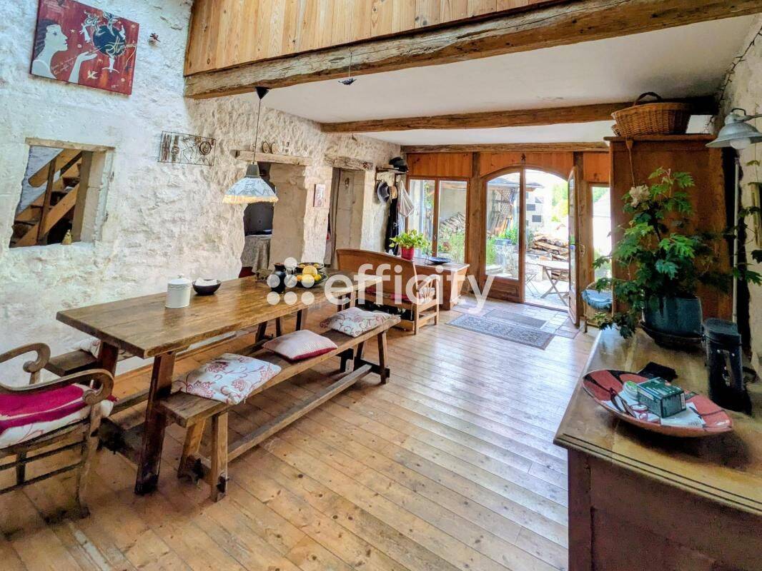 Maison 8 pièces 166 m² · à Azay-le-Rideau · 166 m² · 283 000 €