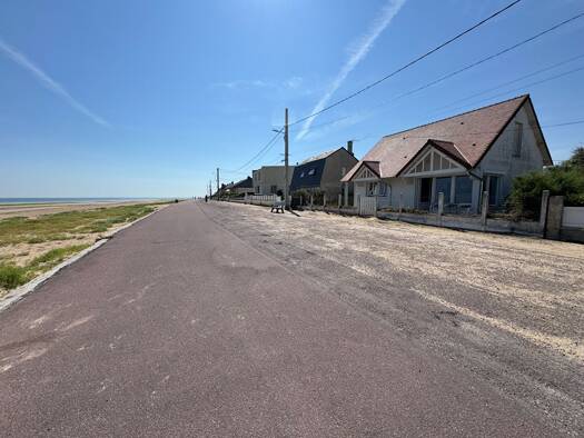 Maison de plain-pied à vendre 474 000 € 3 pièces 2 chambres 64 m² 794 m² de terrain Bernières-sur-Mer 14990