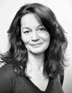 Jennifer FAVREAU - IAD FRANCE logo