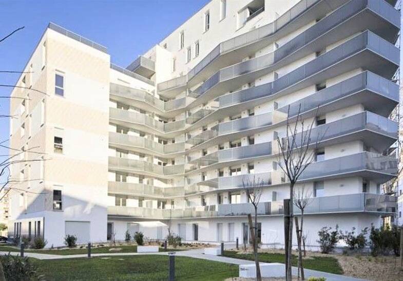 Espace bureau à vendre 698 000 € 486 m² de bureaux divisible de 211 m² à 486 m² Fontaine Bayonne-Cartoucherie Toulouse 31300