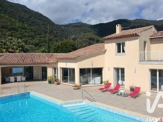 Maison à vendre 2 800 000 € 7 pièces 5 chambres 352 m² 2 120 m² de terrain Nord Cavalaire-sur-Mer 83240