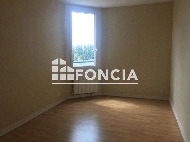 Appartement 3 pièces 70 m² · à Châtellerault · 69,9 m² · 593 €/mois