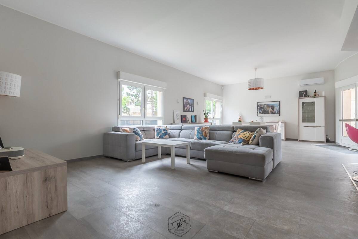 Maison 9 pièces 300 m² · à Thionville · 300 m² · 480 000 €
