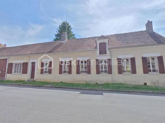 Maison de plain-pied à vendre 110 000 € 3 pièces 2 chambres 100 m² 724 m² de terrain Courgenay 89190