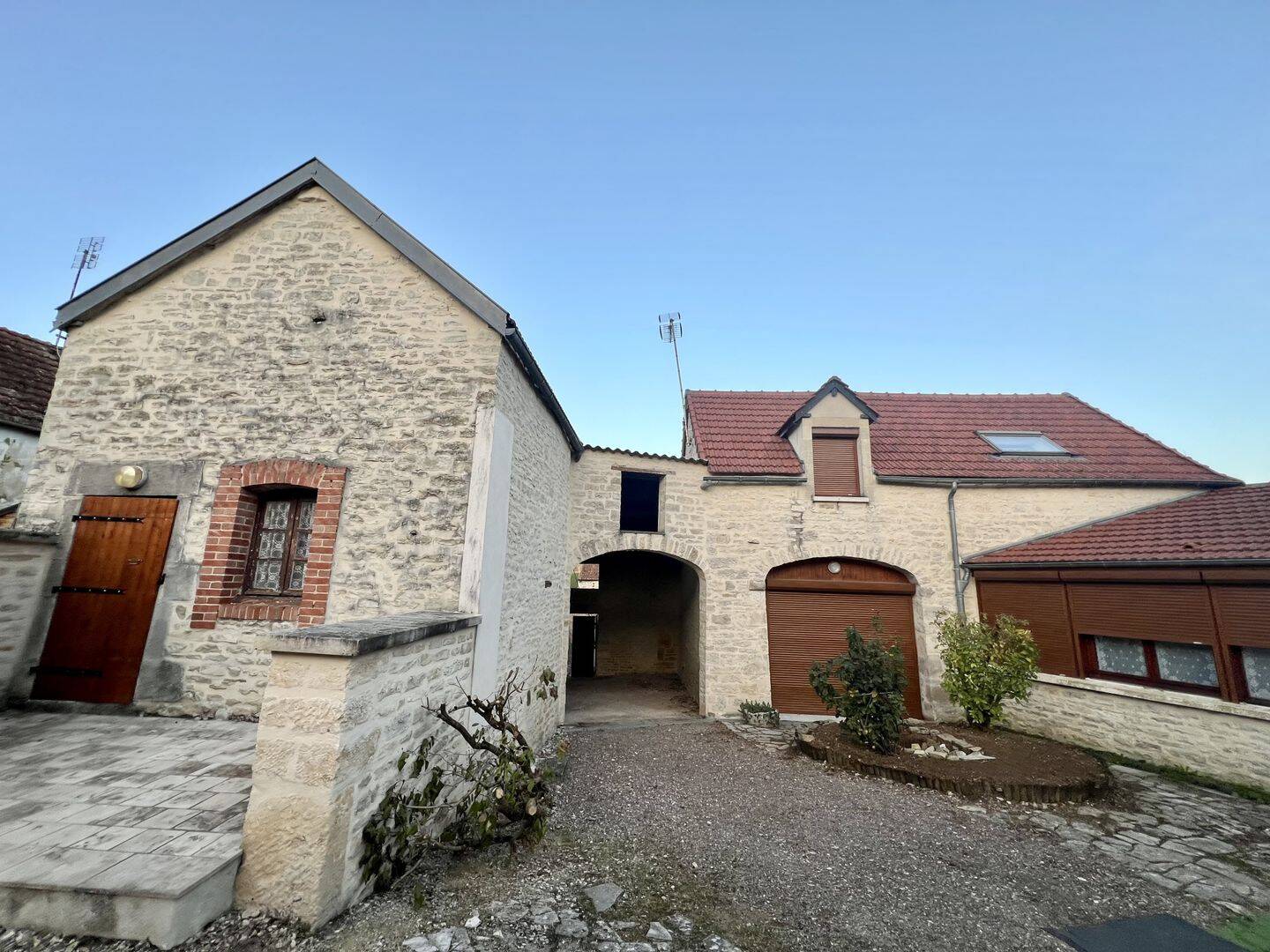 Maison 6 pièces 140 m² · à Fulvy · 140 m² · 120 000 €