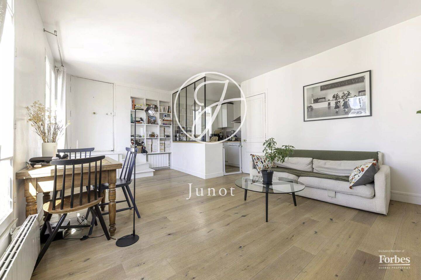 Appartement 2 pièces 49 m² · à Paris 11ème Arrondissement · 48,6 m² · 1 890 €/mois