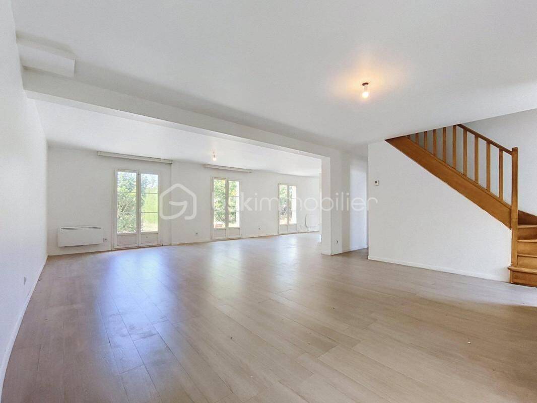 Maison 7 pièces 160 m² · à Vémars · 160 m² · 485 000 €