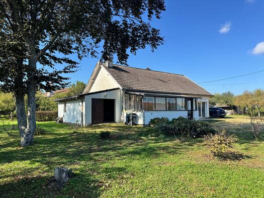 Maison de plain-pied à vendre 149 000 € 4 pièces 2 chambres 77 m² 2 239 m² de terrain Fontaines 71510