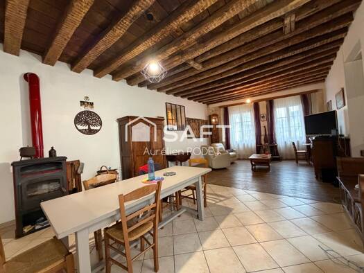 Maison à vendre 200 000 € 5 pièces 4 chambres 176 m² 208 m² de terrain Centre Ville Issoudun 36100