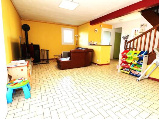 Maison à vendre 185 000 € 5 pièces 4 chambres 103 m² 370 m² de terrain Vonnas 01540