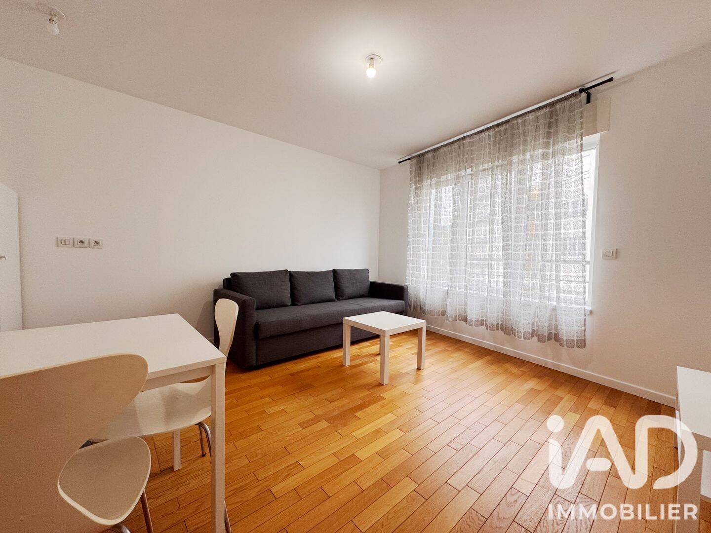 Appartement 1 pièce 27 m² · à Issy-les-Moulineaux · 27 m² · 990 €/mois