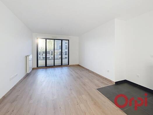 Appartement à louer 1 666 € 3 pièces 2 chambres 74,8 m² Étage 3/5 Clamart 92140
