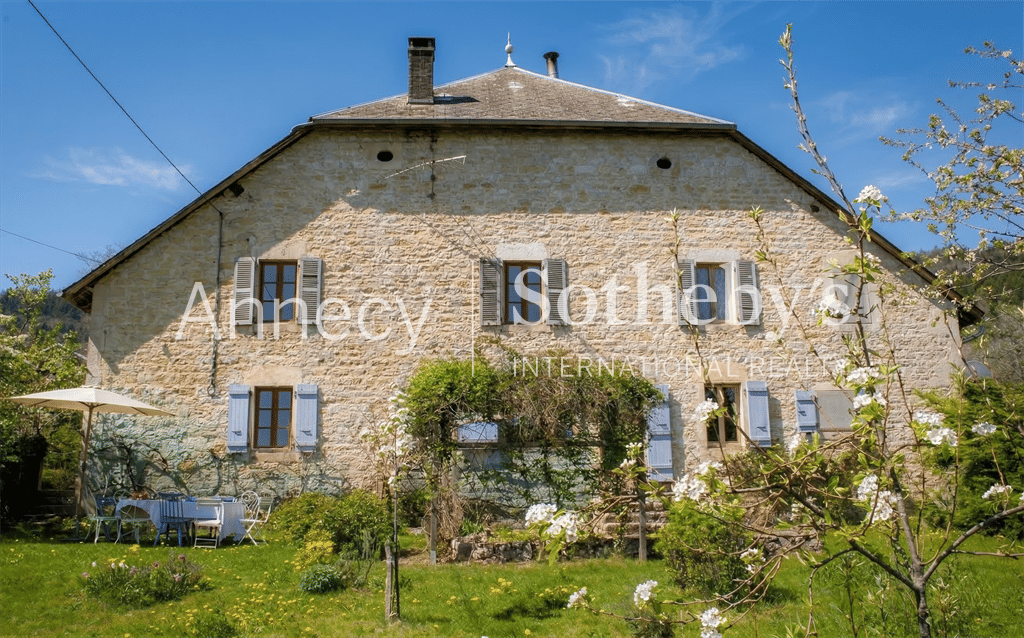 Maison 5 pièces 175 m² · à Valromey-sur-Séran · 175 m² · 550 000 €