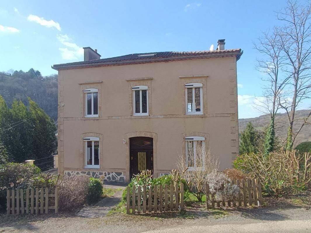 Maison 6 pièces 182 m² · à Capdenac-Gare · 182 m² · 196 000 €