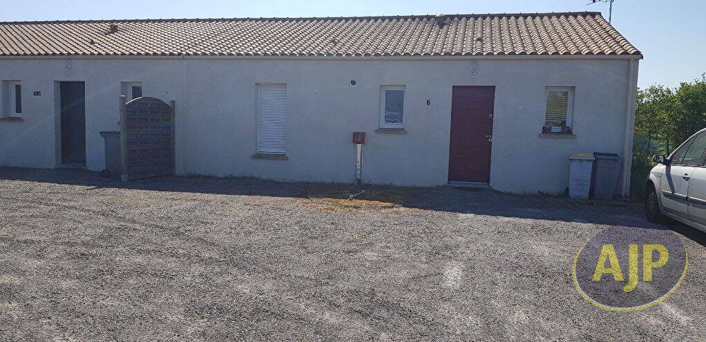 Maison 3 pièces 69 m² · à Saint-Hilaire-de-Chaléons · 69 m² · 734 €