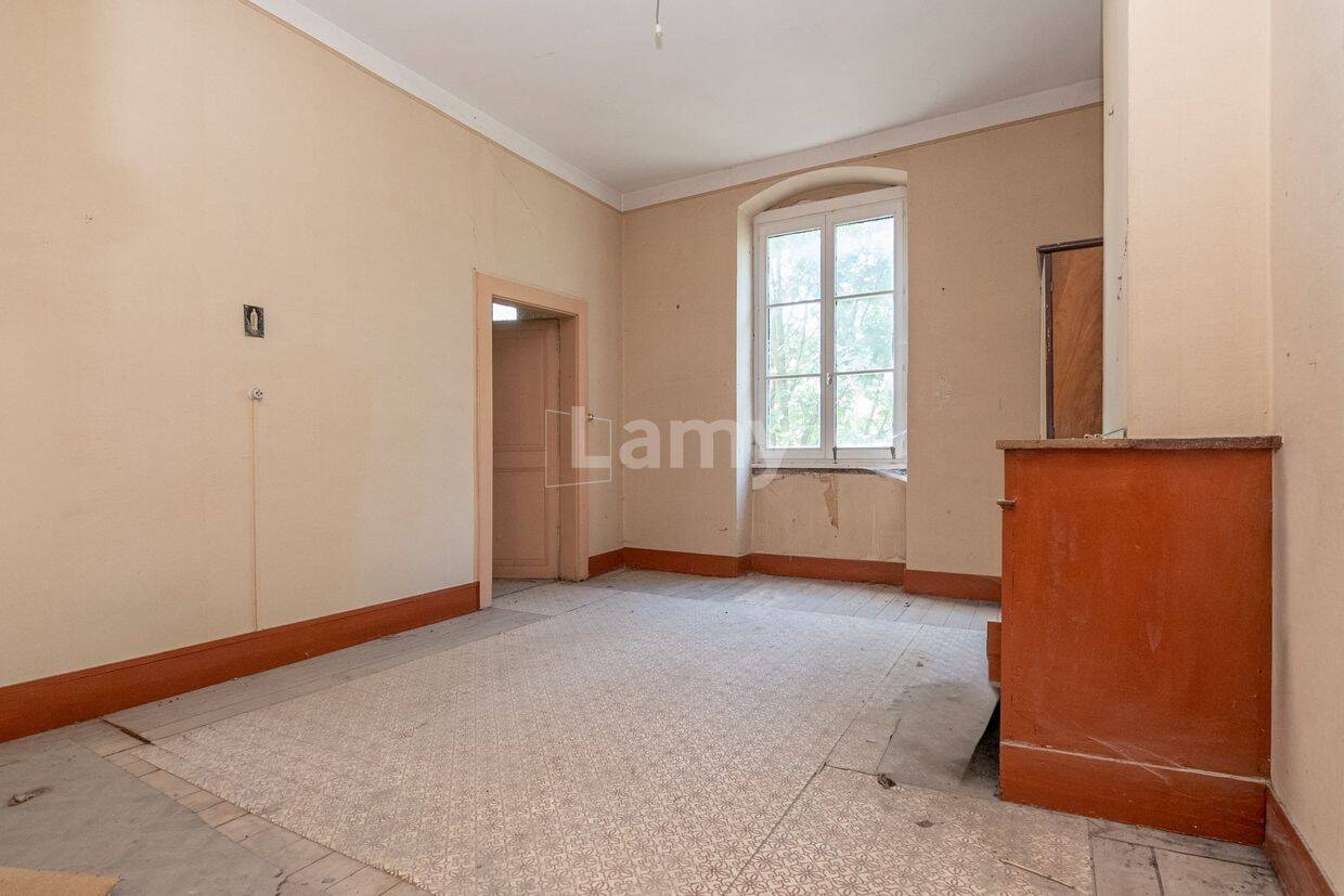 Appartement 3 pièces 79 m² · à Lons-le-Saunier · 78,6 m² · 94 000 €
