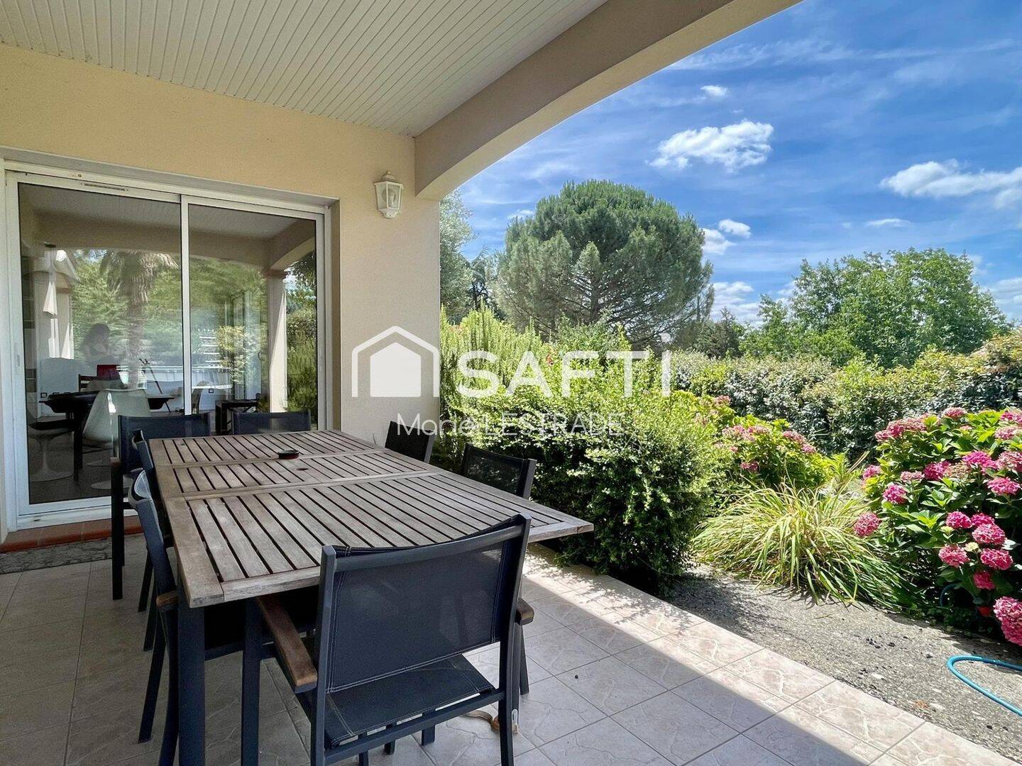 Maison 6 pièces 189 m² · à Rouffiac-Tolosan · 189 m² · 2 190 €