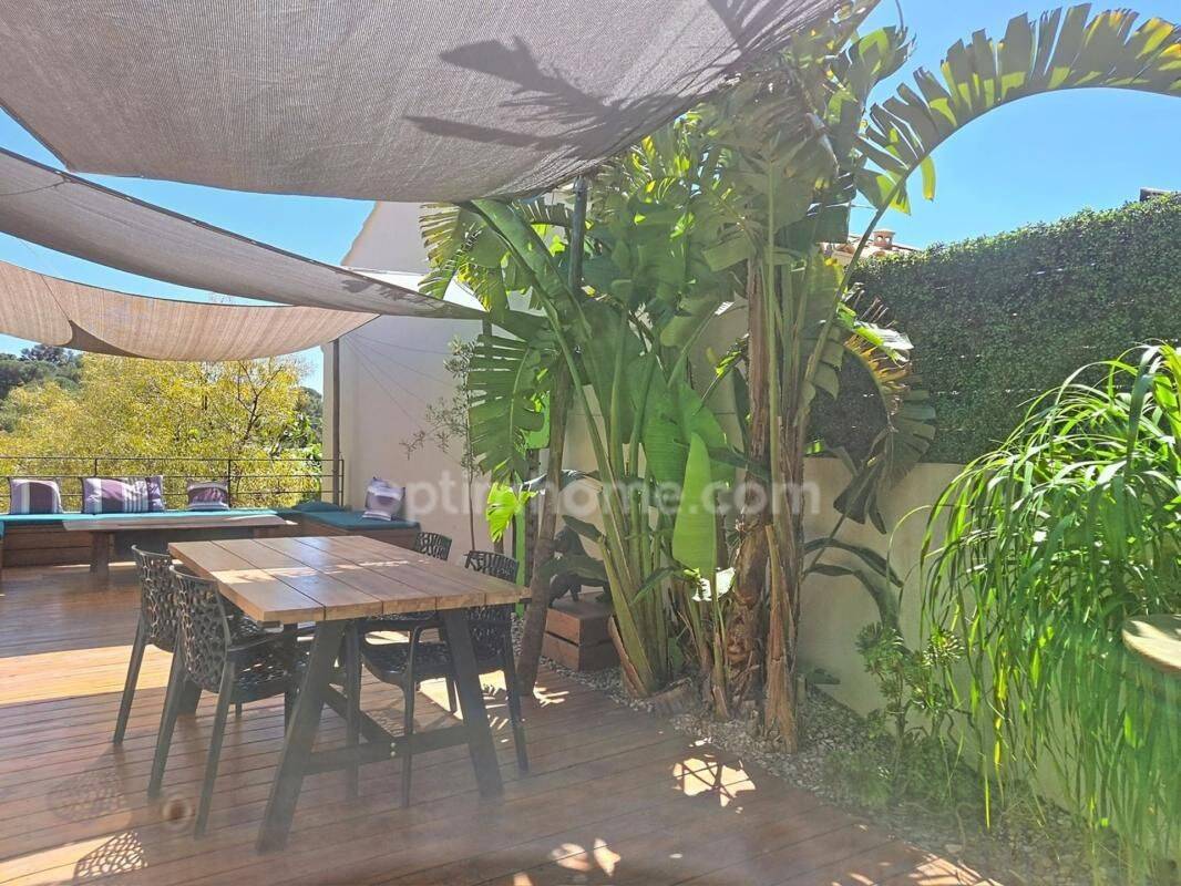 Maison 5 pièces 118 m² · à Ollioules · 118 m² · 627 900 €
