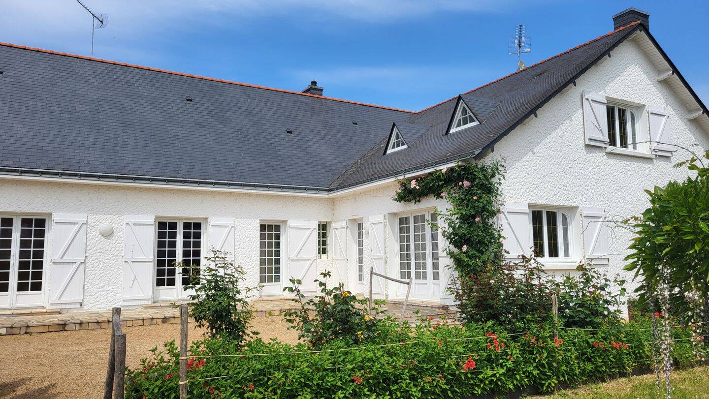 Maison 9 pièces 230 m² · à Vallons-de-l'Erdre · 230 m² · 249 600 €