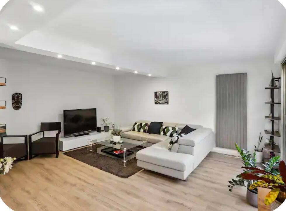 Appartement 4 pièces 120 m² · à Lyon 4ème Arrondissement · 120 m² · 1 900 €