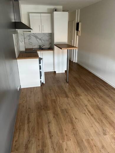 Appartement à louer 445 € 1 pièce 20 m² Étage 1/3 Saint Eloi-Touffenet-Breuil-Mingot Poitiers 86000