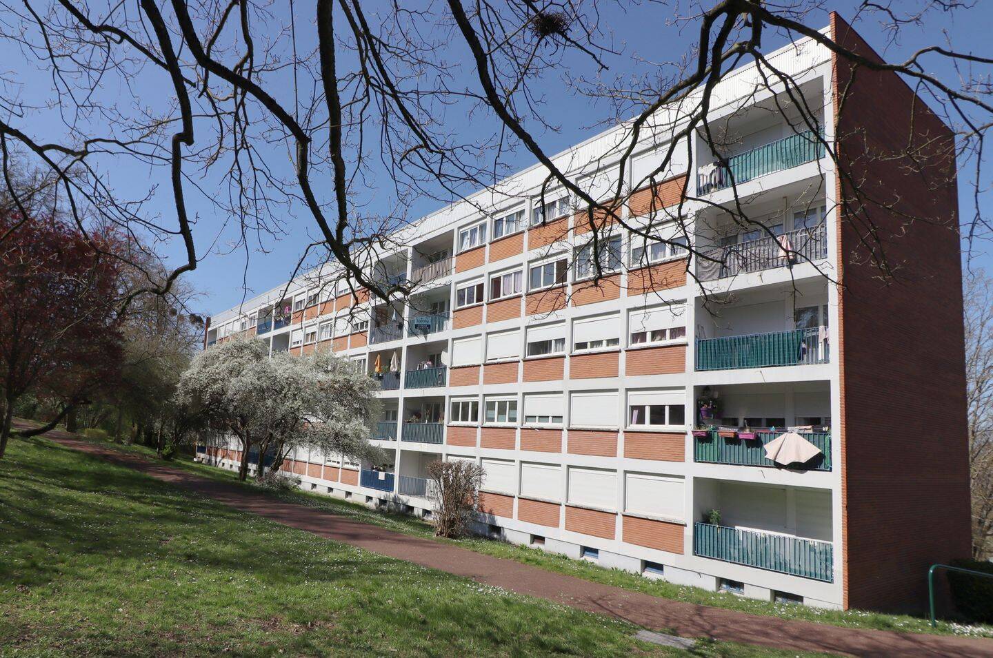 Appartement 5 pièces 78 m² · à Aubergenville · 78 m² · 1 024 €/mois