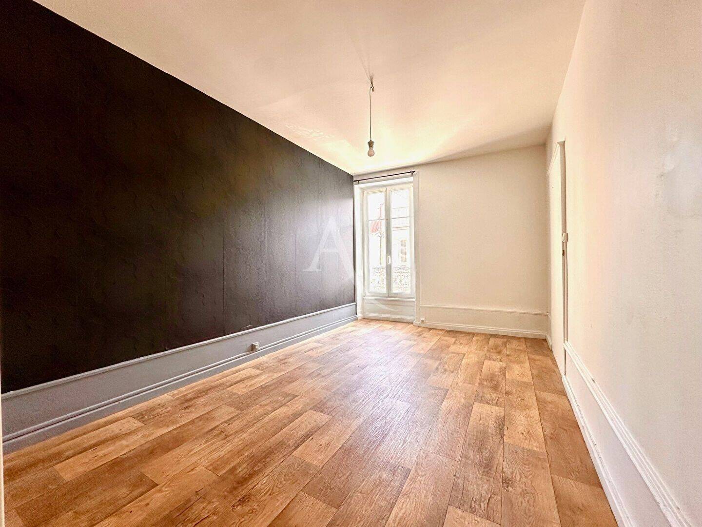 Appartement 4 pièces 76 m² · à Lunéville · 75,9 m² · 69 900 €