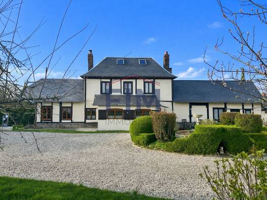 Maison à vendre 230 000 € 4 pièces 2 chambres 137 m² 18 151 m² de terrain Neufchâtel-en-Bray 76270