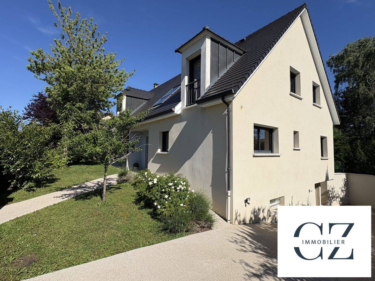 Maison 9 pièces 220 m² · à Fontaine-lès-Dijon · 220 m² · 879 000 €