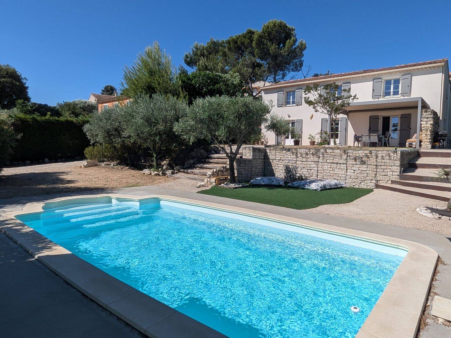 Maison 8 pièces 184 m² · à Châteauneuf-de-Gadagne · 184 m² · 678 000 €