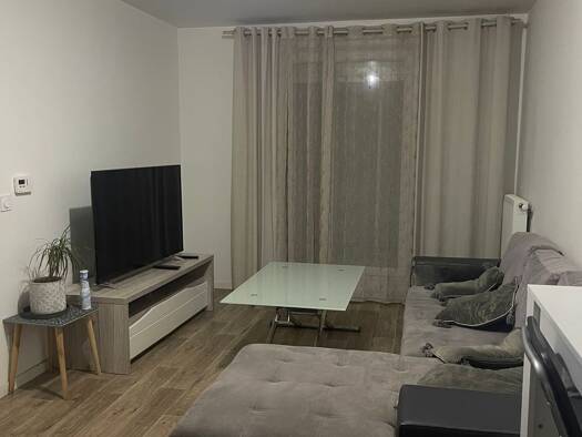 Appartement à louer 500 € 4 pièces 3 chambres 72 m² Étage 2/3 Centre Ouest Trappes 78190