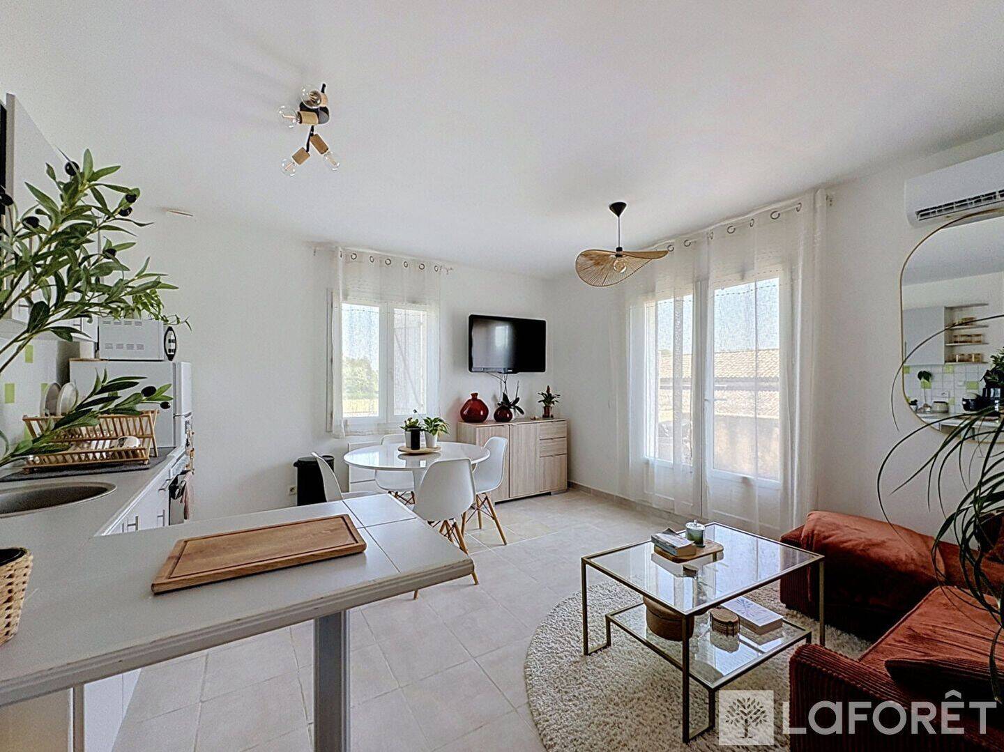 Appartement 2 pièces 36 m² · à Roquemaure · 36,5 m² · 550 €