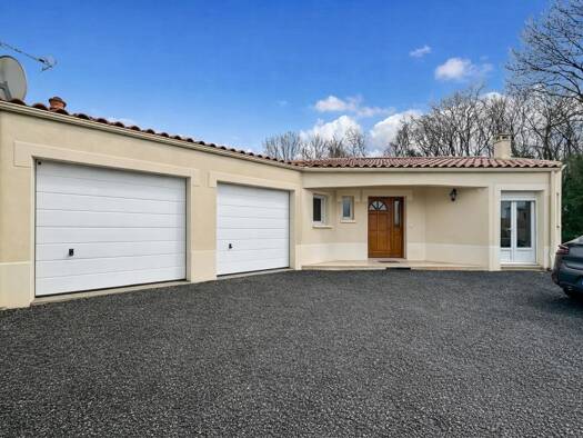 Maison de plain-pied à vendre 364 000 € 6 pièces 4 chambres 134 m² 1 800 m² de terrain Varzay 17460