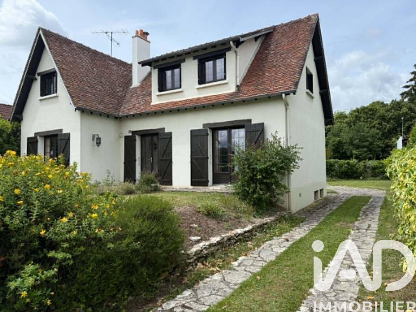 Maison 7 pièces 137 m² · à Saint-Jean-de-la-Ruelle · 136,6 m² · 298 000 €