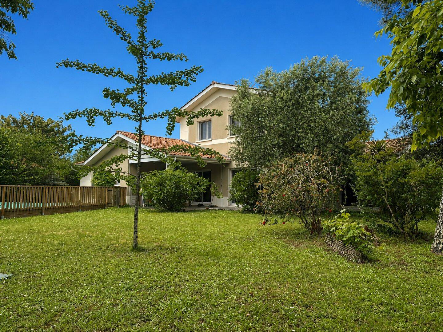 Maison 8 pièces 200 m² · à Mérignac · 200 m² · 849 500 €