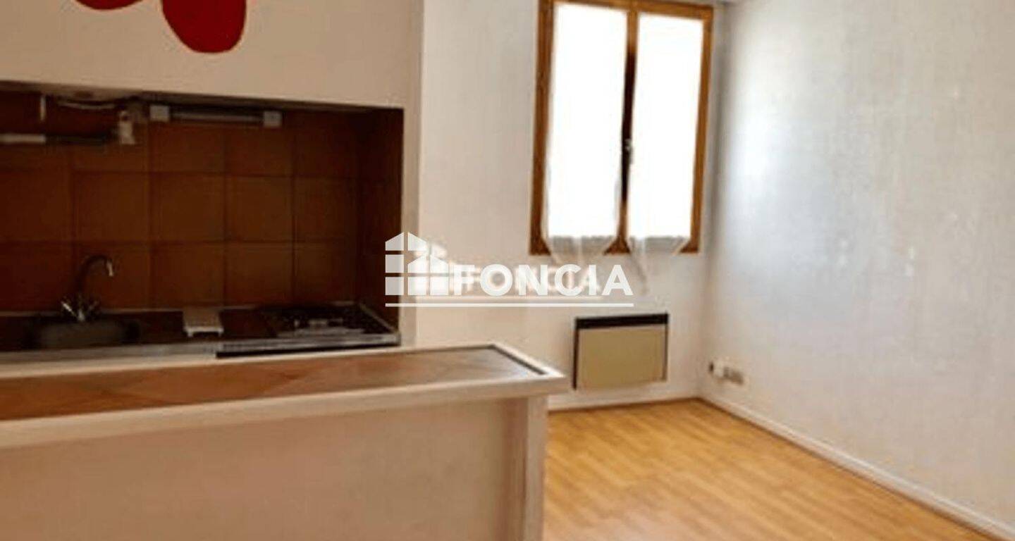 Appartement 1 pièce 19 m² · à Saint-Étienne · 18,7 m² · 295 €/mois