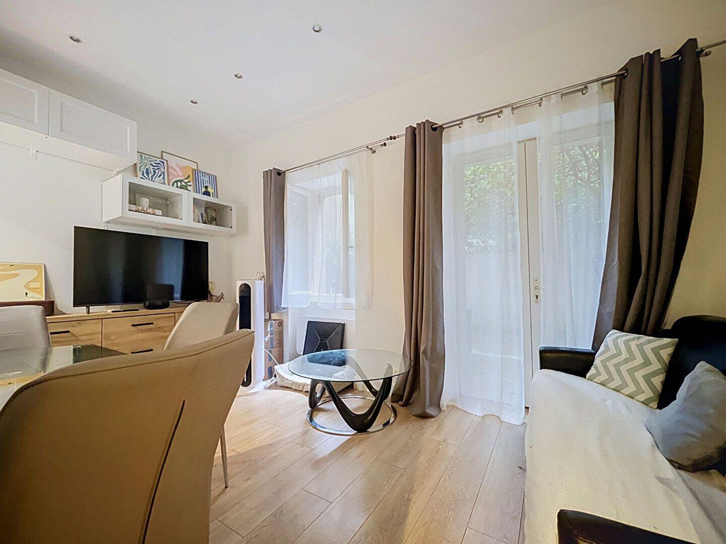 Appartement 2 pièces 34 m² · à Paris 15ème Arrondissement · 34,3 m² · 1 286 €