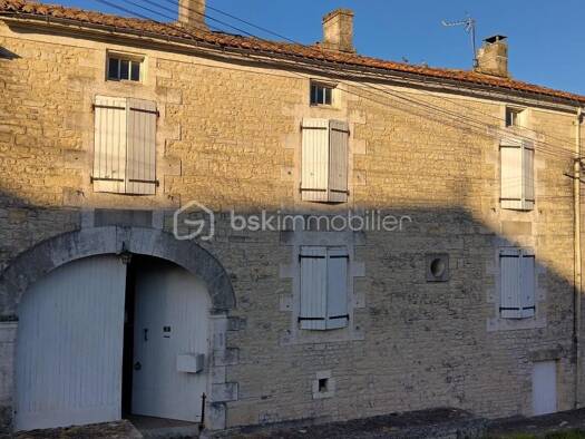 Maison à vendre 148 000 € 5 pièces 3 chambres 125 m² Coulonges 16330