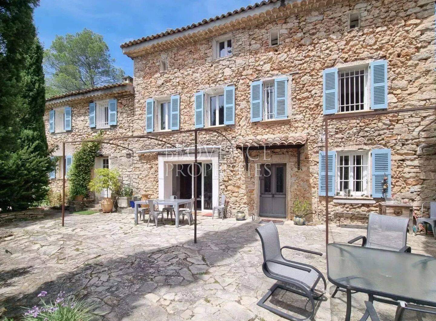 Maison 10 pièces 280 m² · à Lorgues · 280 m² · 850 000 €