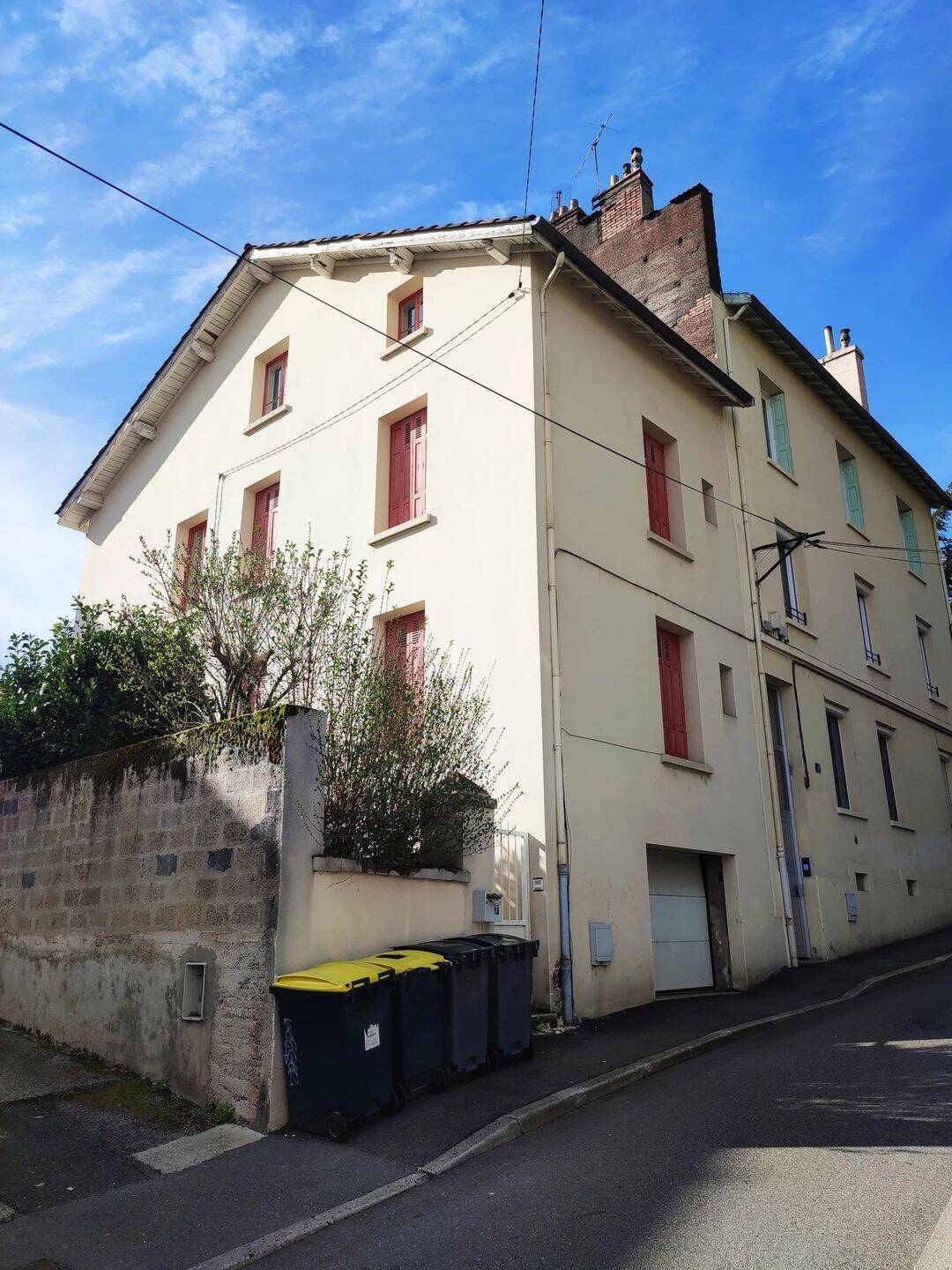Maison 7 pièces 140 m² · à Saint-Étienne · 140 m² · 1 233 €